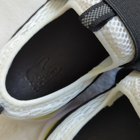NWT- SOREL Kinetic Impact Strap Sneakers, Size 9.5 - Picture 4 of 5
